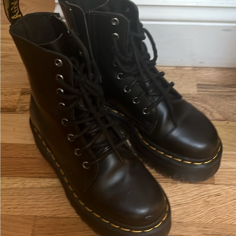 Dr Marten Jason Boot Smooth Leather Platforms Size 37